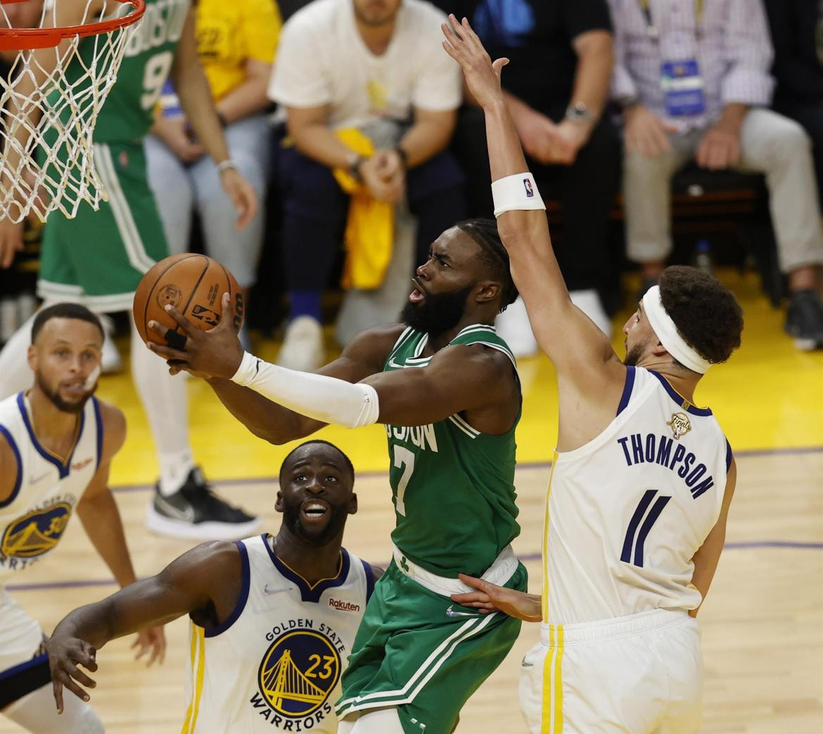 Boston Celtics vs Golden State Warriors, NBA. Foto. EFE.