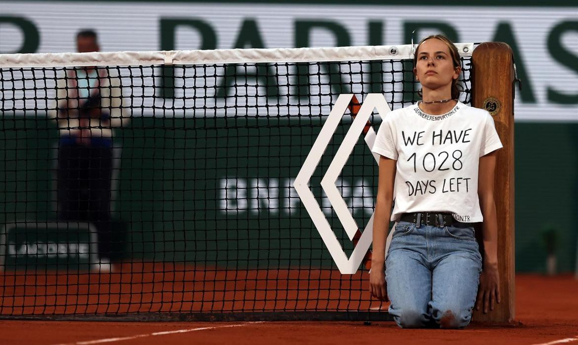 Protesta en la semifinal entre Cilic y Ruud. Foto: EFE.