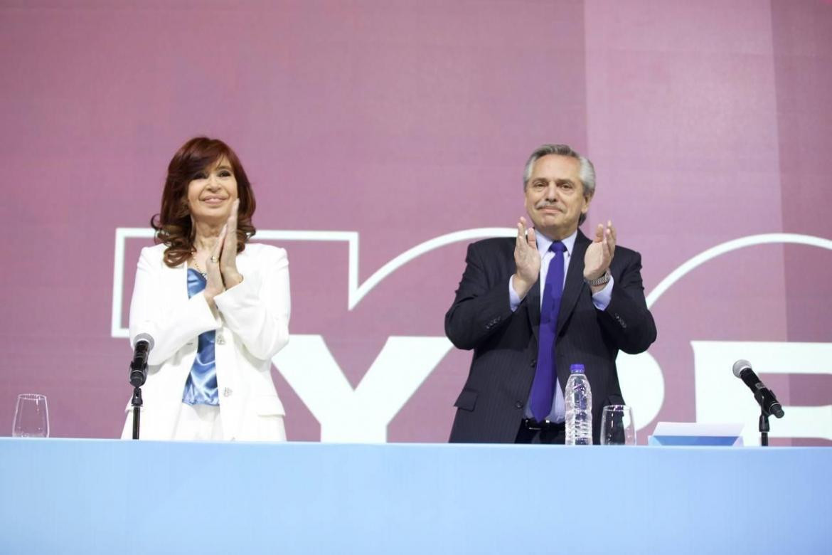 Cristina Fernández y Alberto Fernández en los 100 años de YPF