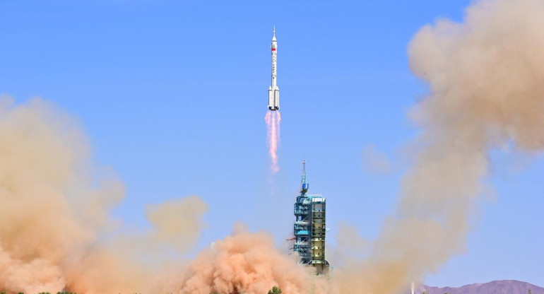 Lanzamiento de cohete chino, Foto Reuters