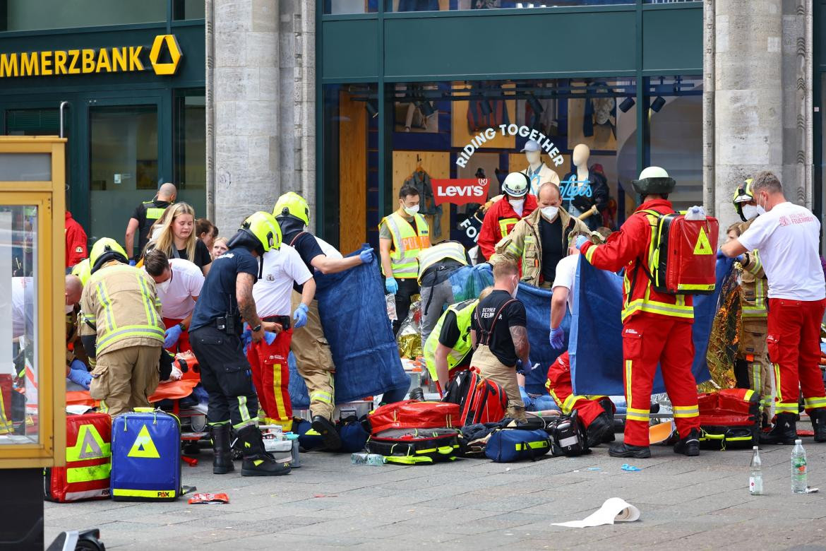 Auto atropelló a peatones en Berlín, Reuters