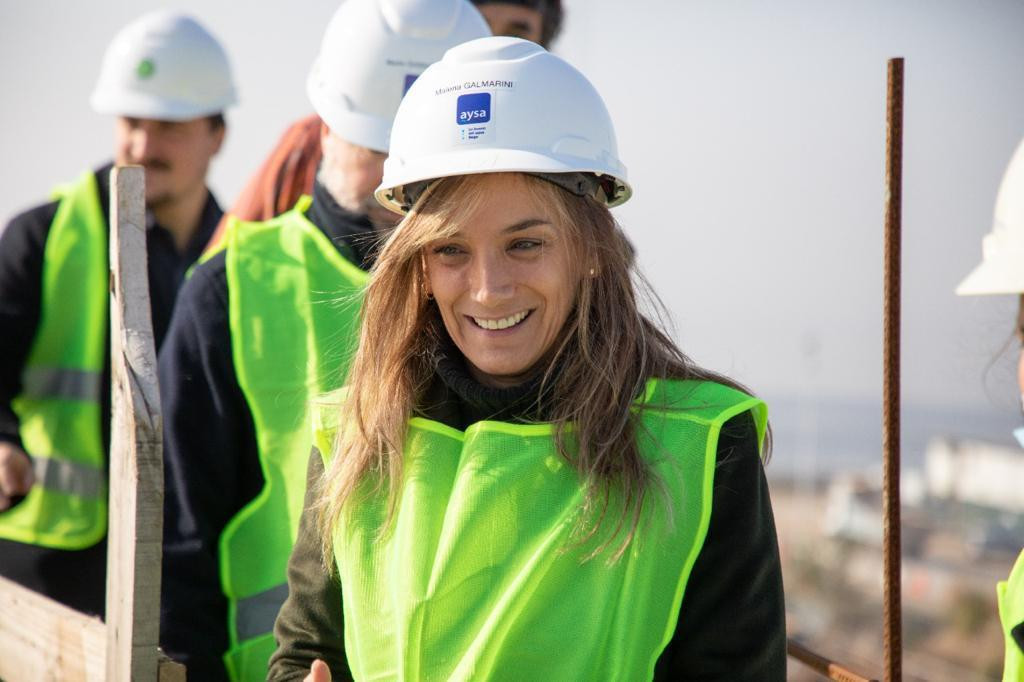 Malena Galmarini y Axel Kicillof en obra del Sistema Riachuelo. Video: Prensa