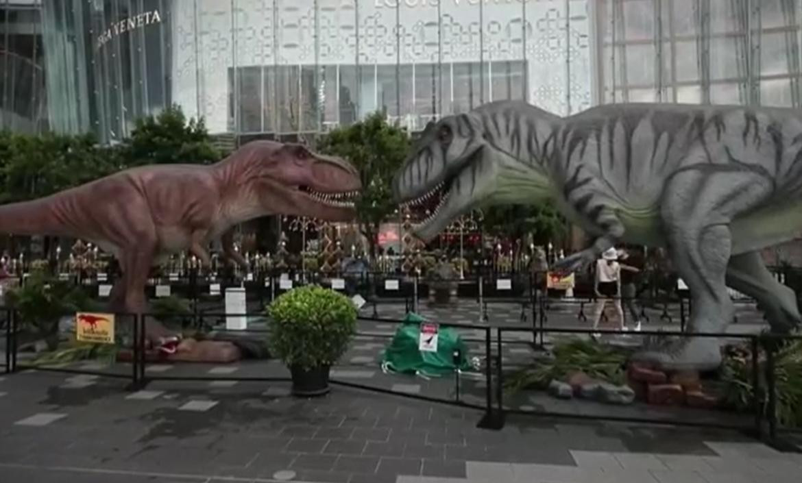  Impactante exhibición de dinosaurios en tamaño real en Tailandia. Foto: Captura EFE