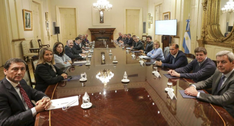 Alberto Fernández reunido con los gobernadores para darle impulso a la iniciativa. Foto: Presidencia.