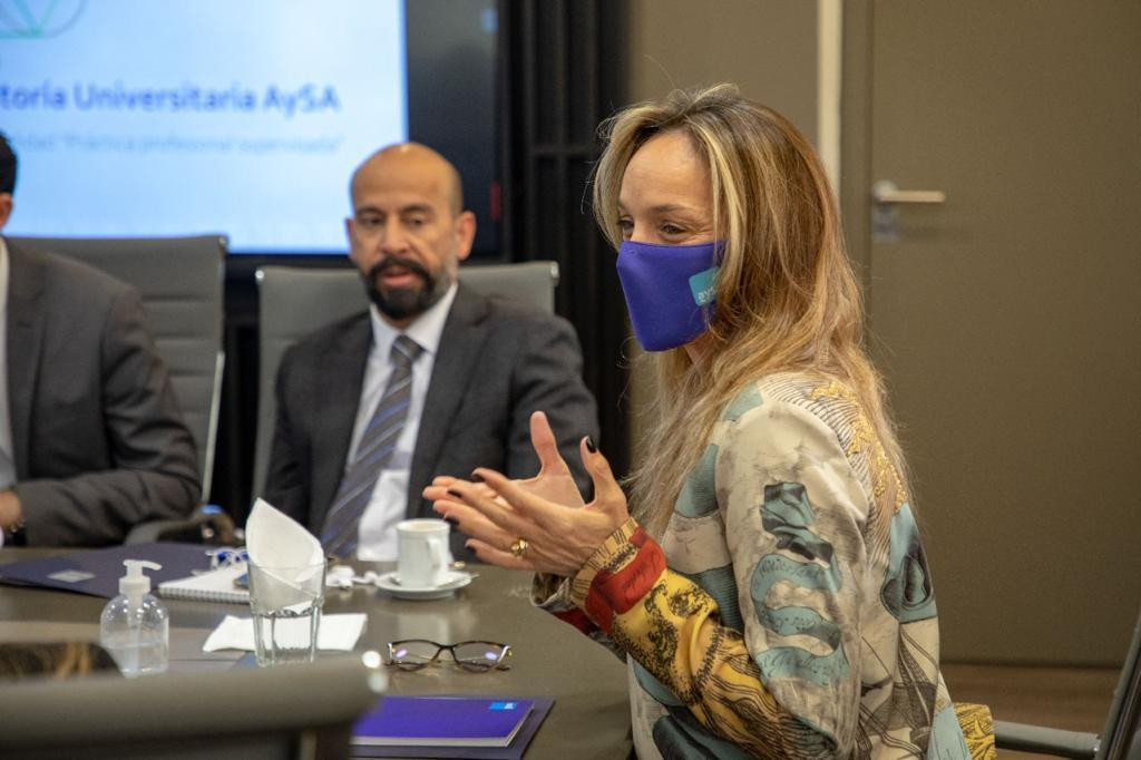 Malena Galmarini impulsa un programa de investigación junto a universidades prestigiosas del mundo. Foto: AYSA.