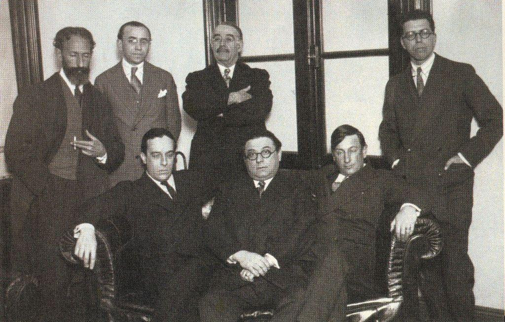 Lugones junto a otros intelectuales al fundarse en 1928 la Sociedad Argentina de Escritores. Foto: Archivo General de la Nación.