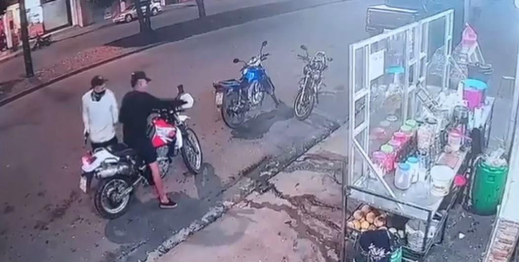 VIDEO: Brutal balacera en un puesto callejero en Ecuador. Foto captura