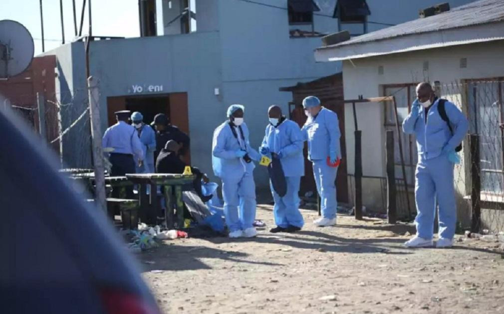 Misterio en Sudáfrica, 20 jóvenes muertos en un bar, NA