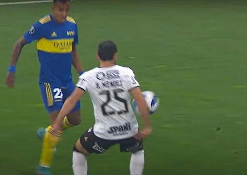 Posible penal a Boca. Foto: captura video.