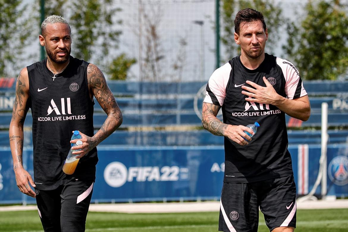 Neymar y Lionel Messi, PSG. Foto: NA.
