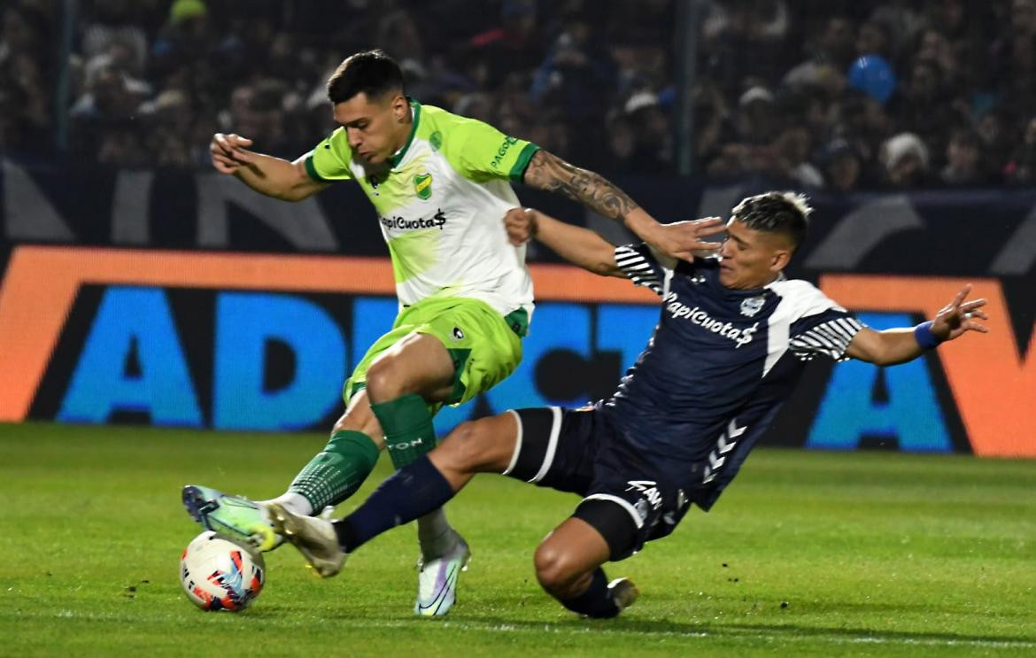 Gimnasia y Esgrima y Defensa y Justicia por la Liga Profesional de Fútbol. Foto NA