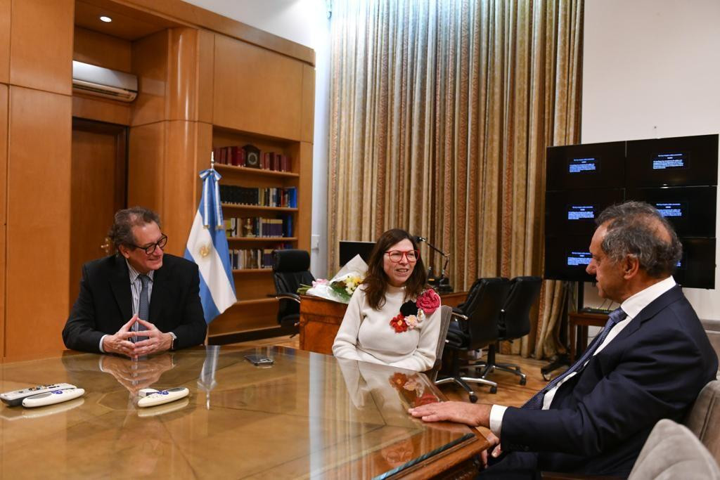 Silvina Batakis reunida con Pesce y Scioli. Foto: NA.