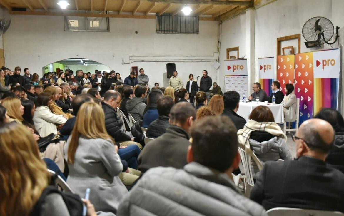 Reunión de referentes y autoridades del PRO en San Fernando. Foto: Prensa.
