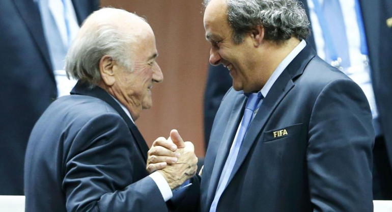 Sepp Blatter y Michel Platini. Foto: EFE.