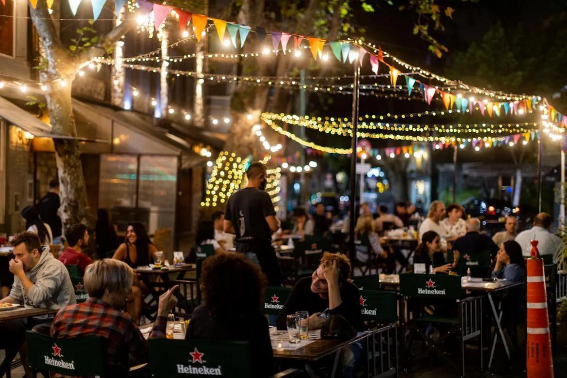 Avenida Thames, Palermo.