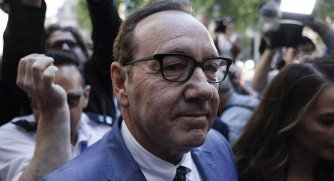 Kevin Spacey llegando a la Corte. Foto: NA.