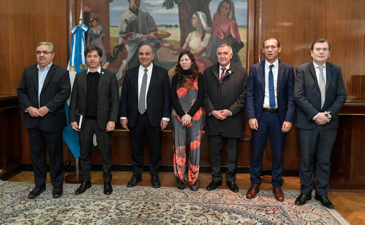 Juan Manzur, Silvina Batakis, y gobernadores provinciales. Foto NA