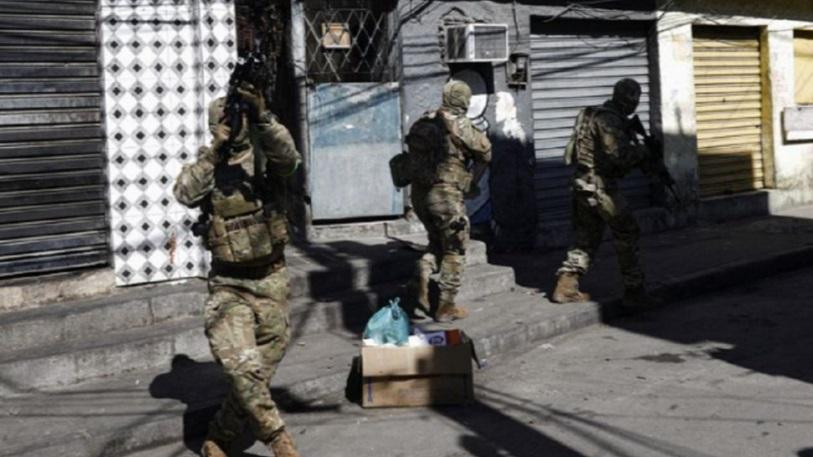 La Policía en la favela de Río de Janeiro. Foto: NA.