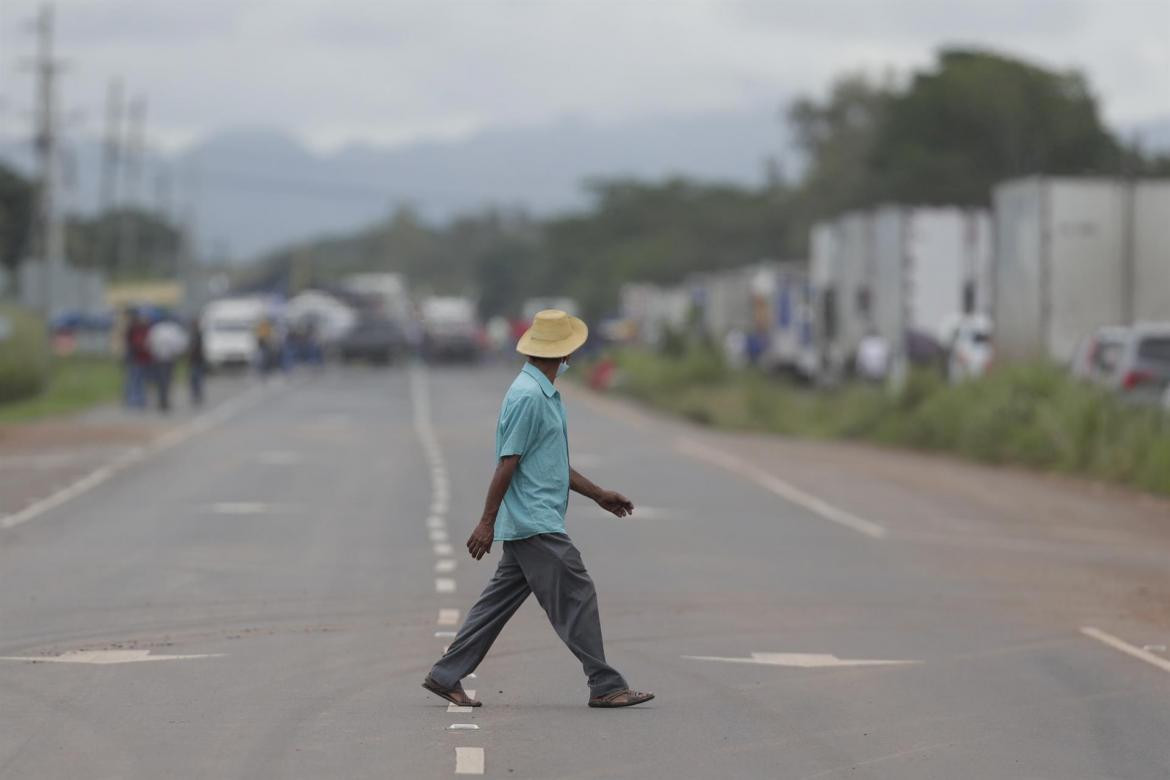 Continúa el bloqueo y la huelga docente en Panamá. EFE