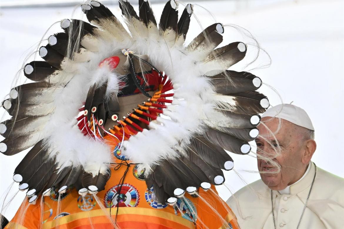 El papa Francisco pidió disculpas a sobrevivientes indígenas