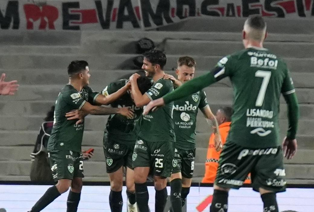 River vs. Sarmiento, fútbol argentino, NA	