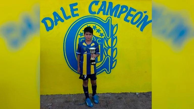 Lucas Vega Caballero, adolescente asesinado. Foto: Twitter @RosarioCentral.
