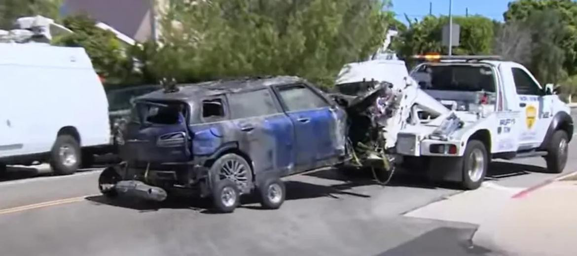 Así quedó el auto de Anne Heche. Foto: Fox.