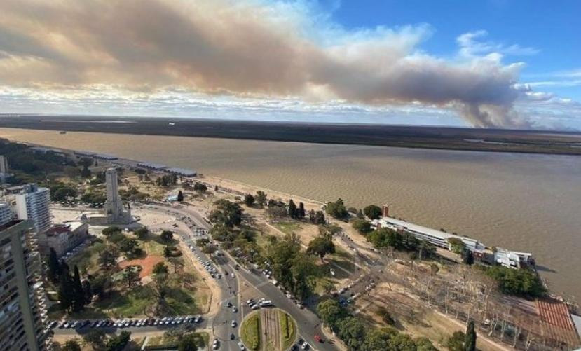 Rosario por incendios en el Delta. Foto: NA.