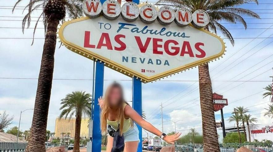La joven visitó Las Vegas. Foto: Twitter/Flor_Brena