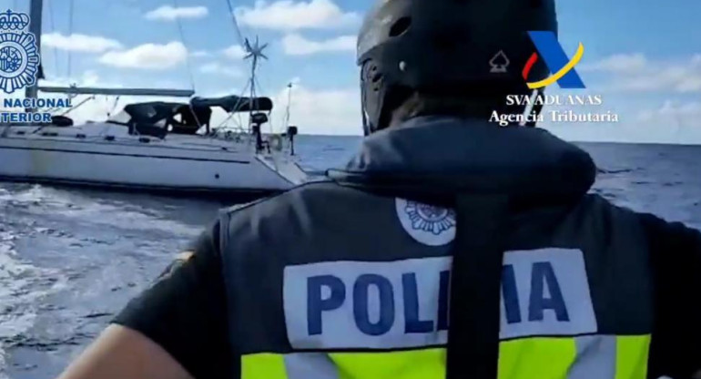 Narcovelero interceptado. Captura de video Policía española. 