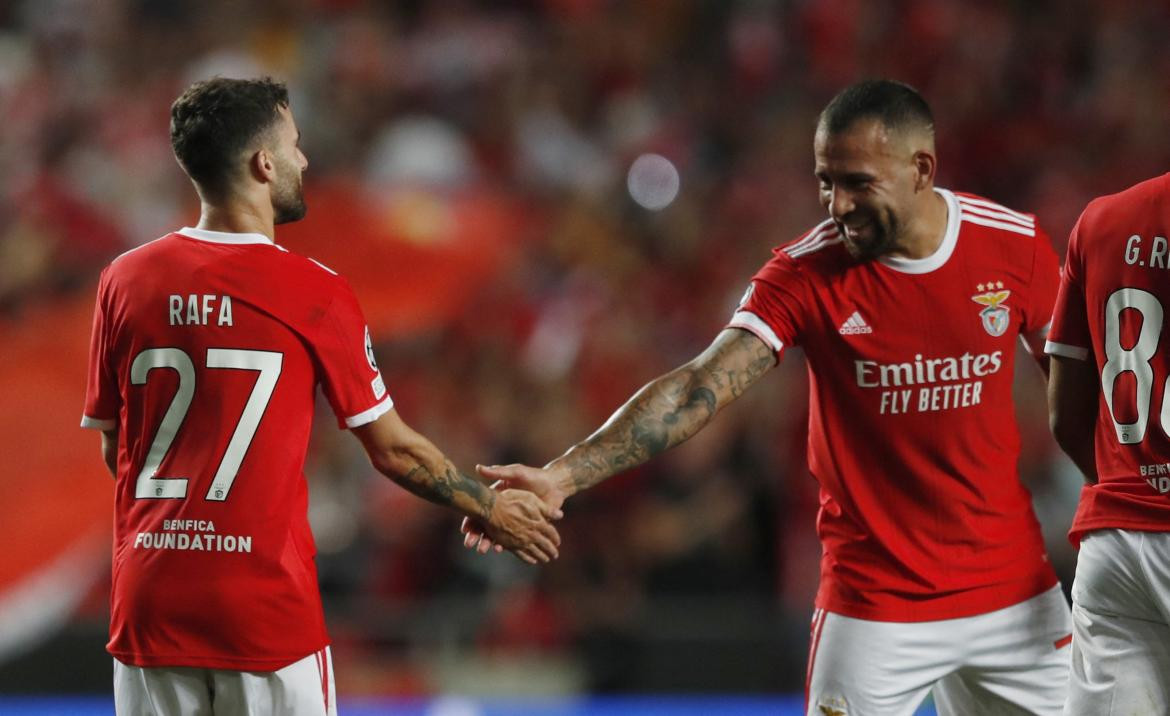 Festejo de Otamendi para el Benfica ante el Dinamo Kiev. Foto: REUTERS.