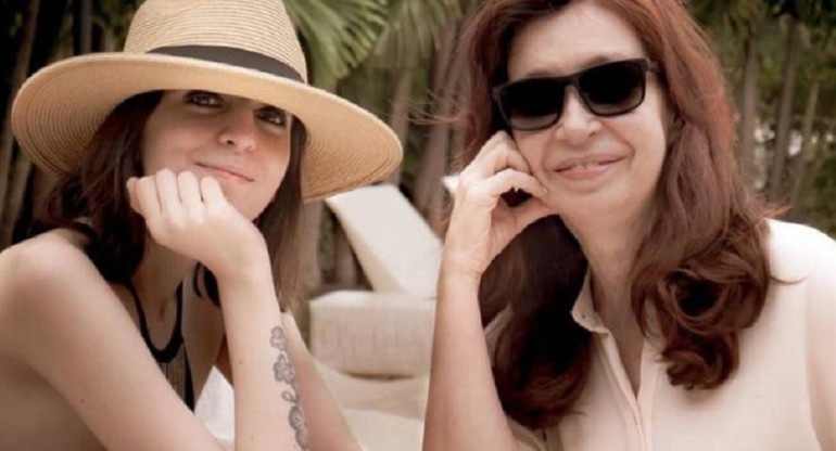 Florencia y Cristina Kirchner, NA
