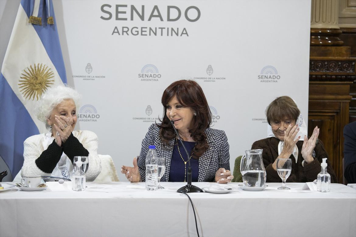 Cristina Fernández de Kirchner recibió a organismos de Derechos Humanos, Foto Twitter CFK	