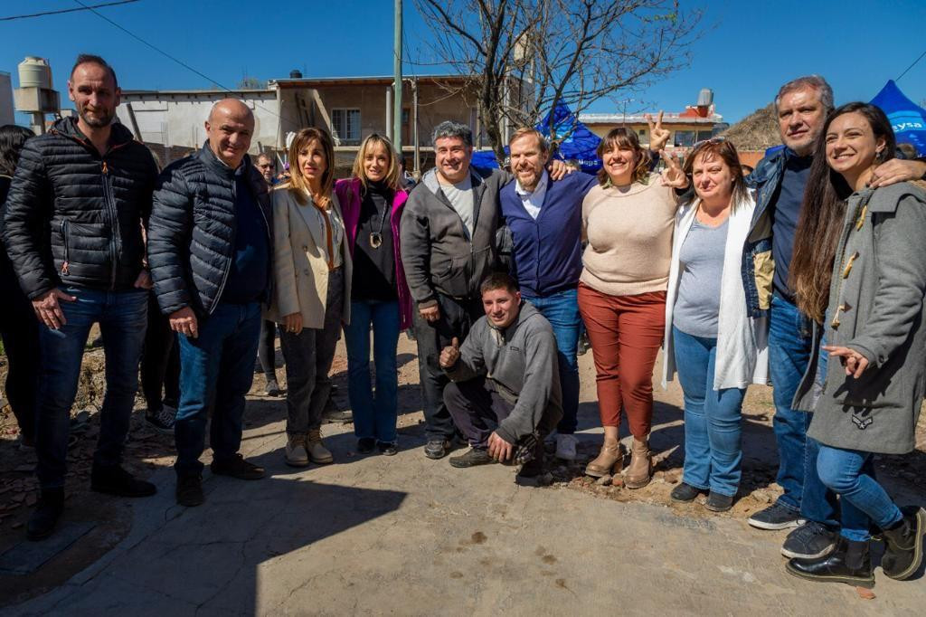 Malena Galmarini en Ezeiza. Foto: prensa AySA