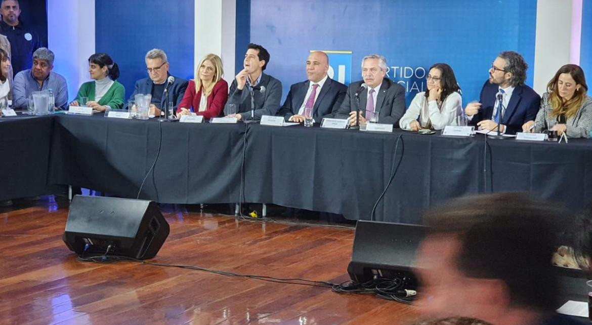 Alberto Fernández participó del plenario del PJ