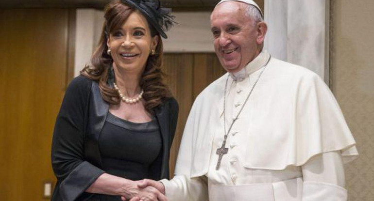 Cristina Kirchner y el Papa Francisco. Foto: EFE.