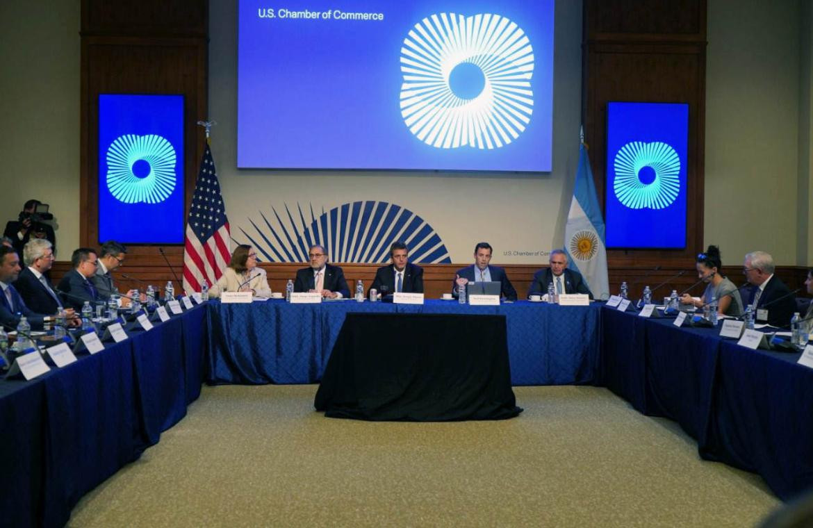 Sergio Massa con funcionarios de Estados Unidos. Foto: NA.