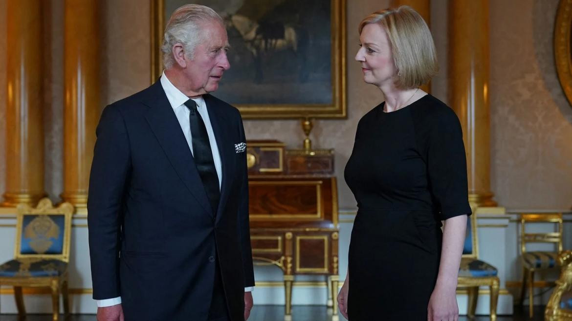 Carlos III y Liz Truss. Foto: REUTERS