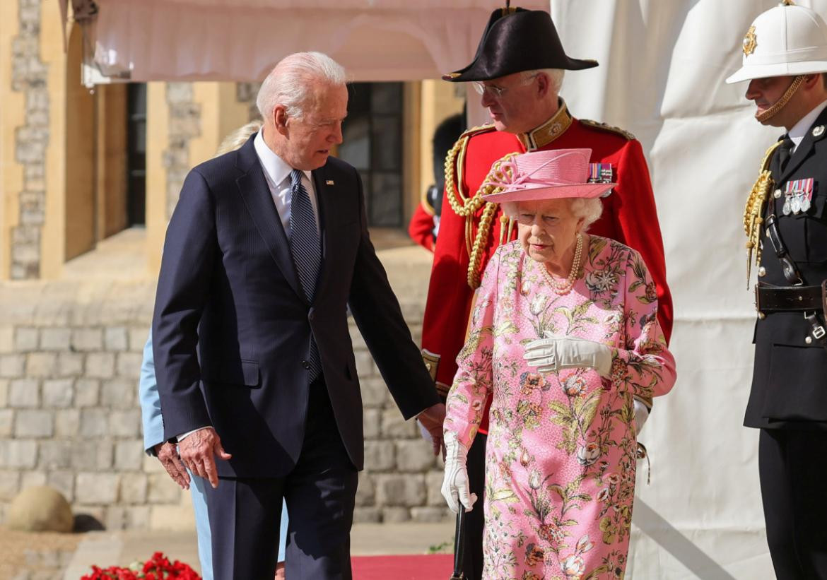 Joe Biden e Isabel II. Foto: REUTERS