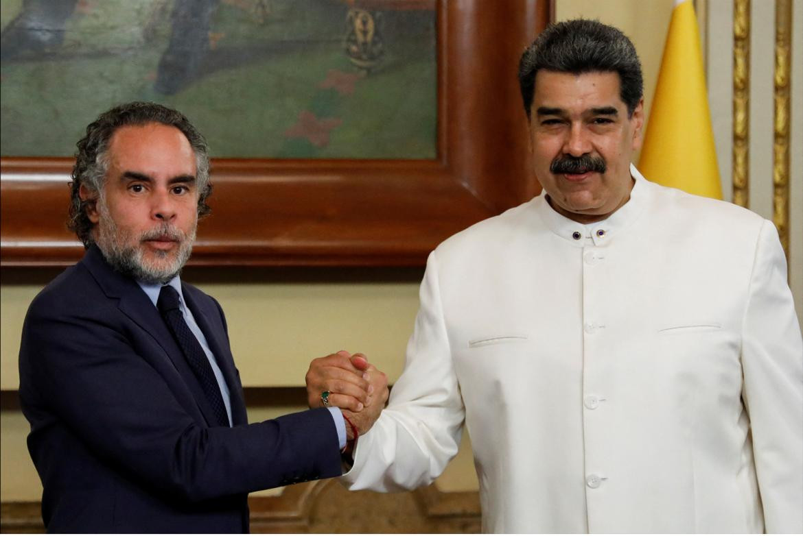 Nicolás Maduro y el embajador Armando Benedetti_Reuters