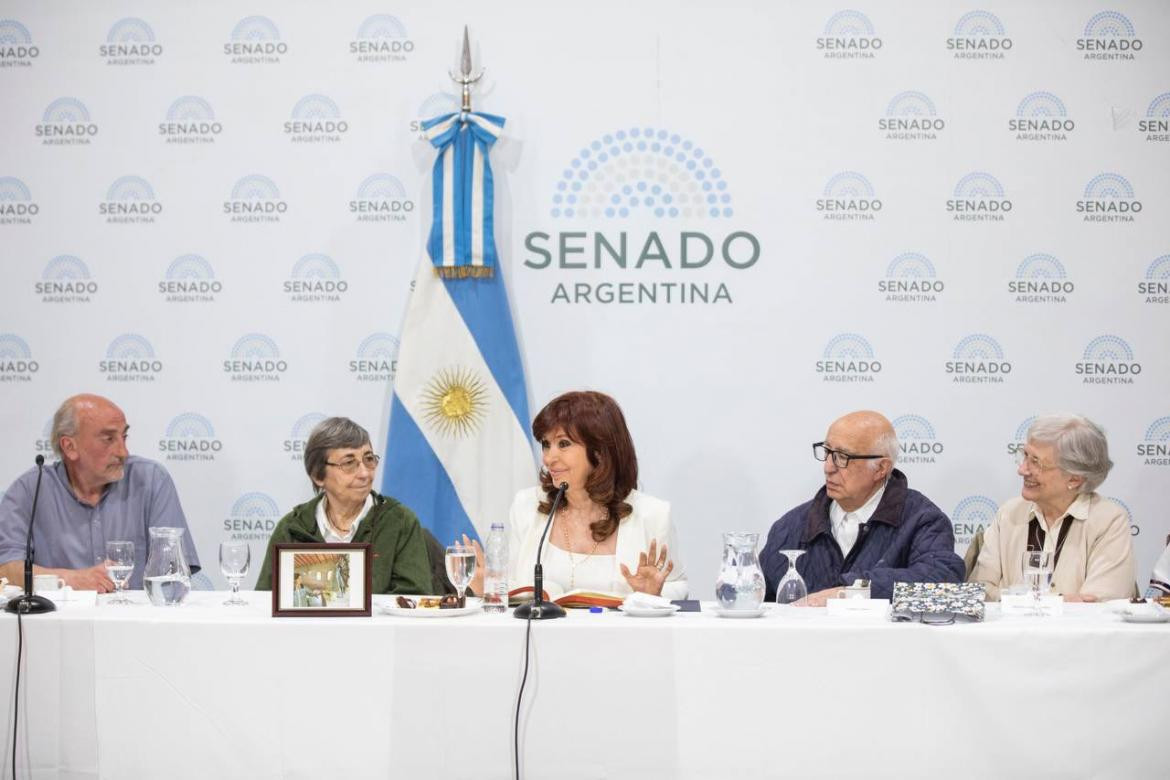 Cristina Kirchner se reunió con Curas Villeros. Foto: Senado