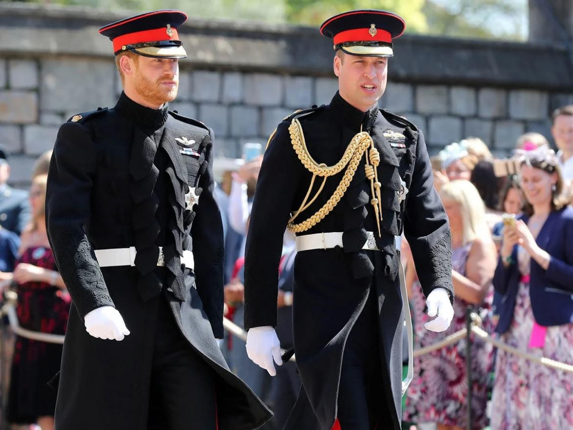 Príncipe Harry vestido de uniforme. Foto: REUTERS