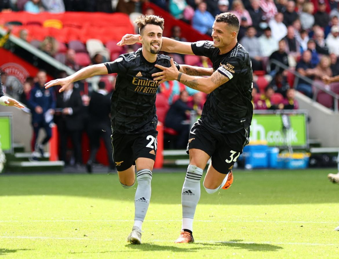 Arsenal derrotó a Brentford y es puntero de la Premier League. Foto: Reuters.