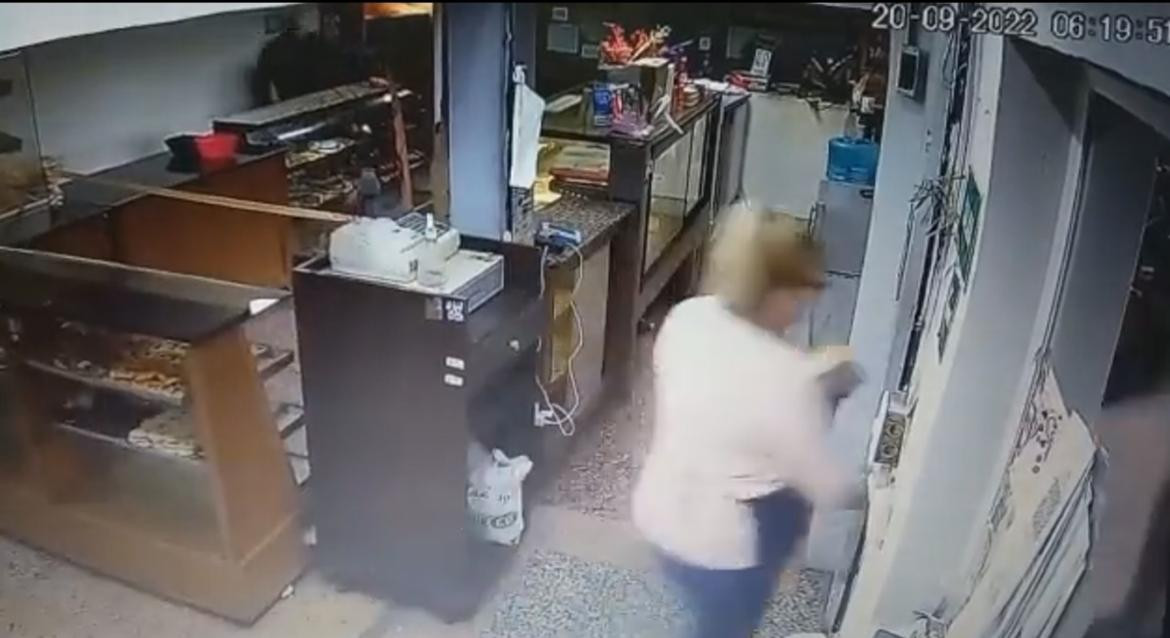 Captura video, cámaras de seguridad de panadería en Loma Hermosa