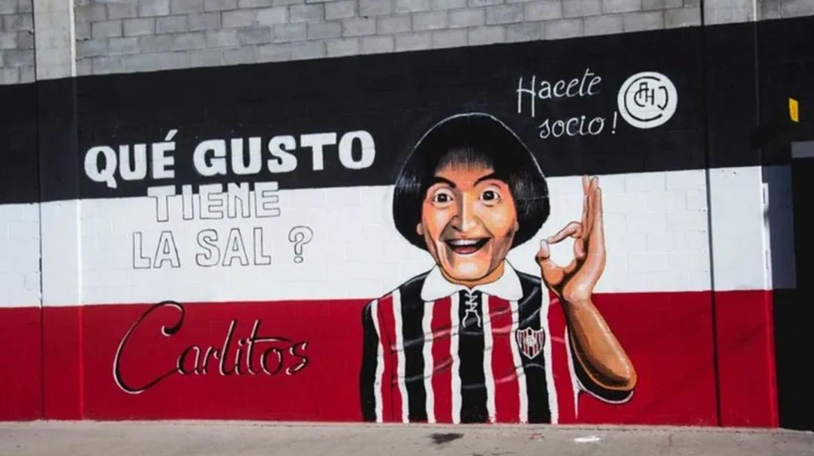 Mural de Balá en la cancha de Chacarita. Foto: @chacaoficial