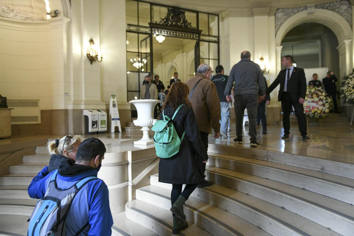 Emotivo último adiós a Carlitos Balá en la Legislatura porteña. Foto: NA.