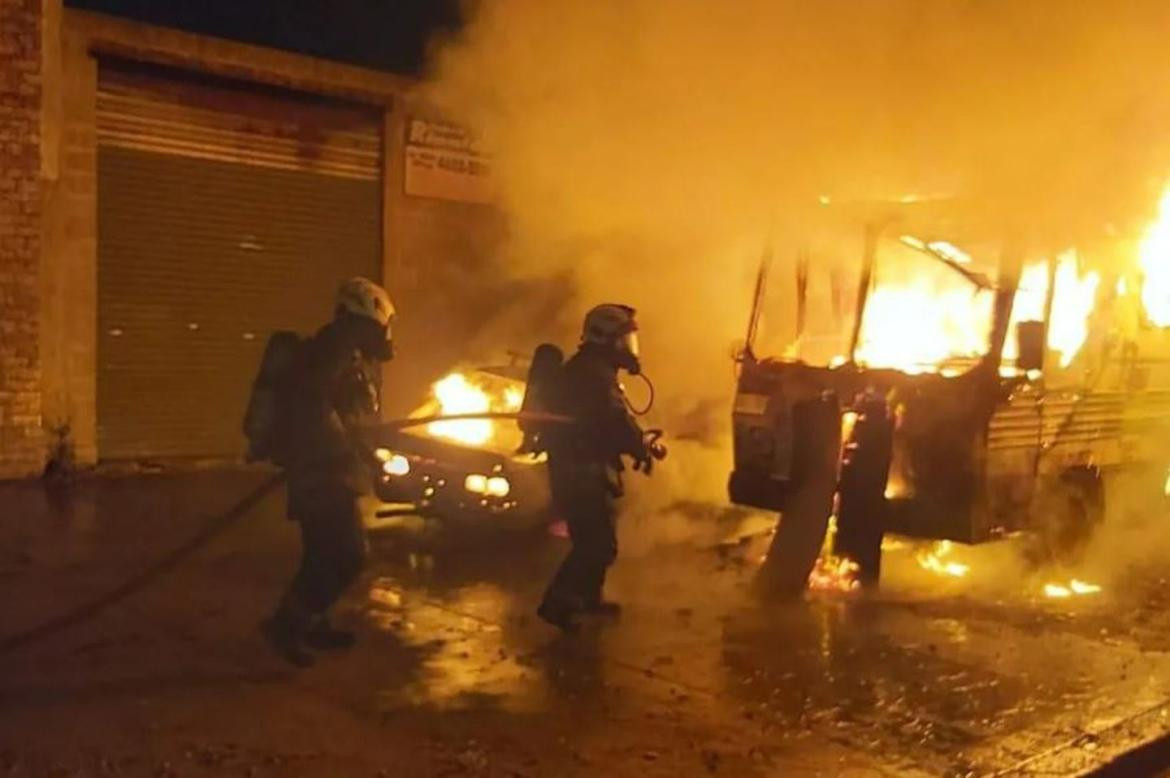 Incendio en casa rodante de Mataderos