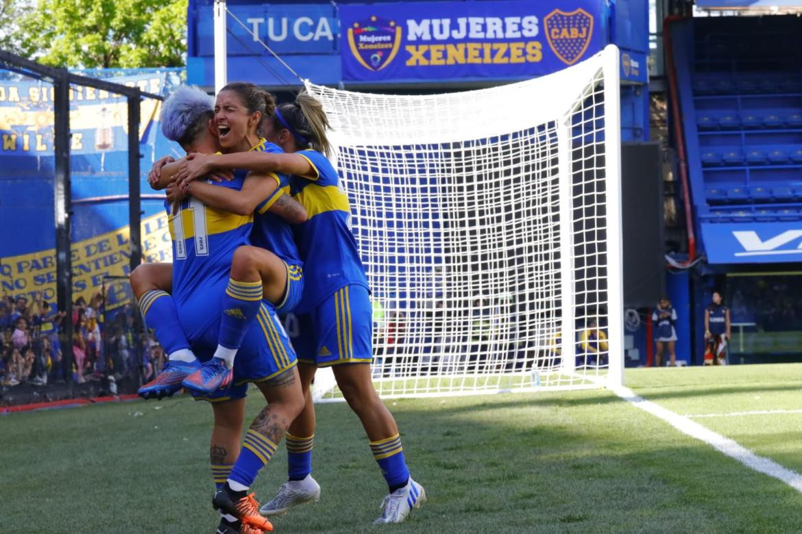 El festejo de Andrea Ojeda, la goleadora de Boca. Foto: Twitter @BocaFutFemenino.