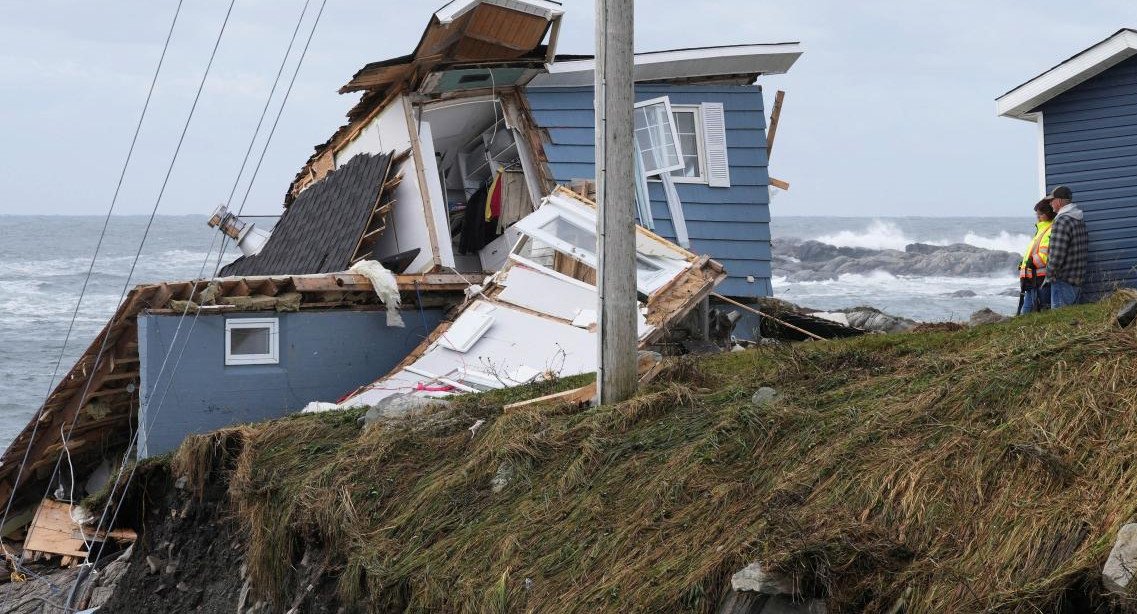 El huracán Fiona arrasó con el noreste de Canadá. Foto: Reuters.