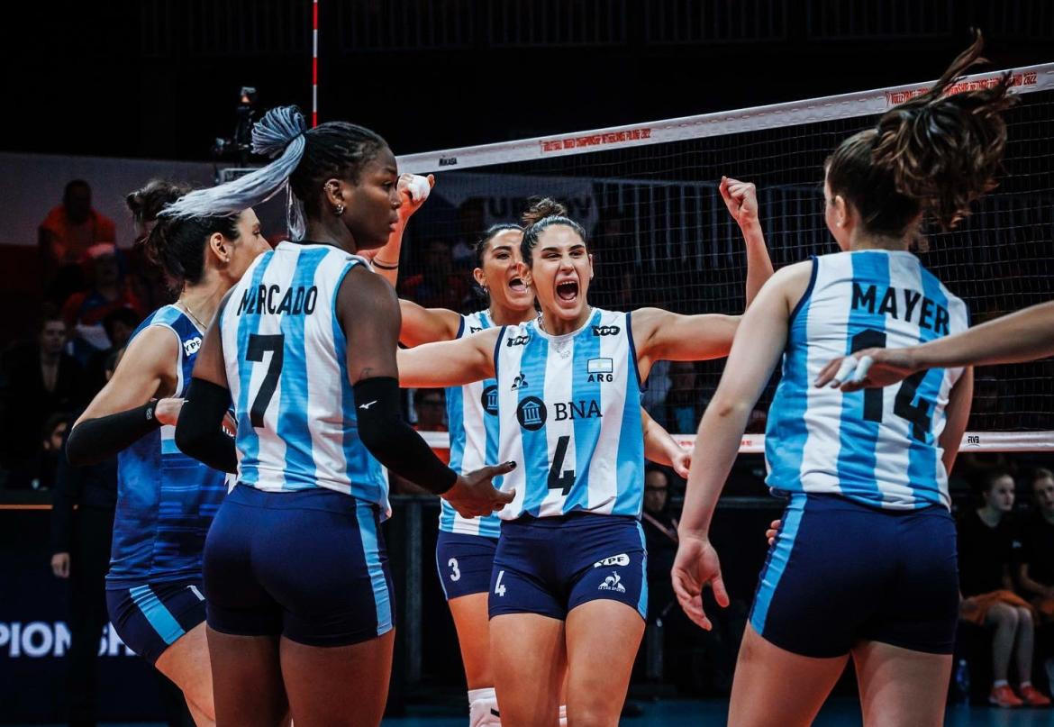 Festejo de las Panteras ante República Checa en el Mundial de Voley 2022. Foto: @Voley_FeVA.